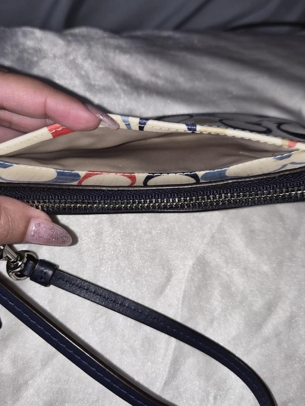 GUC Coach Bleecker Small Wristlet - Picture 5 of 6